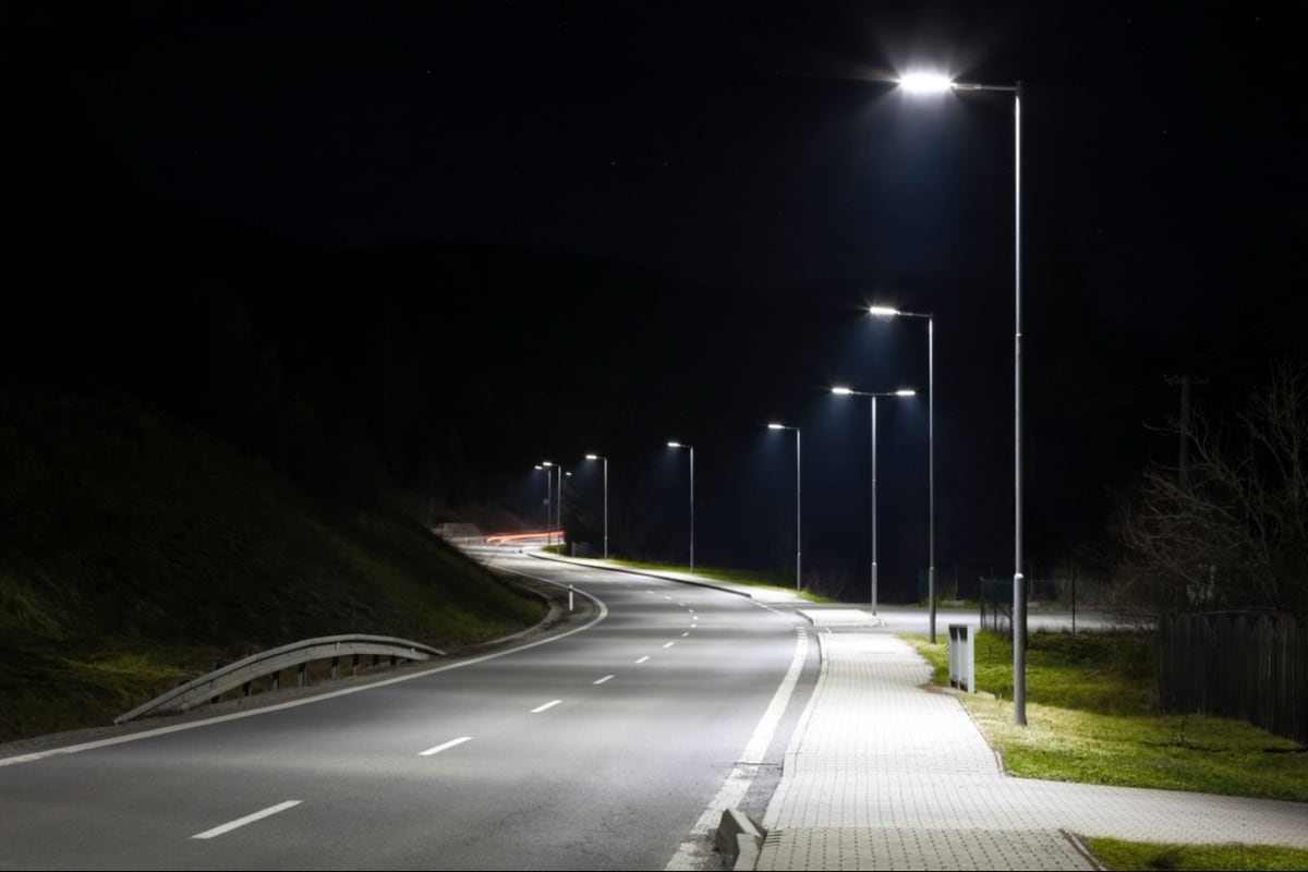 how long do led street lights last